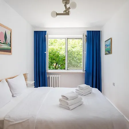 Aleja Waszyngtona Chic By Bookinghost *